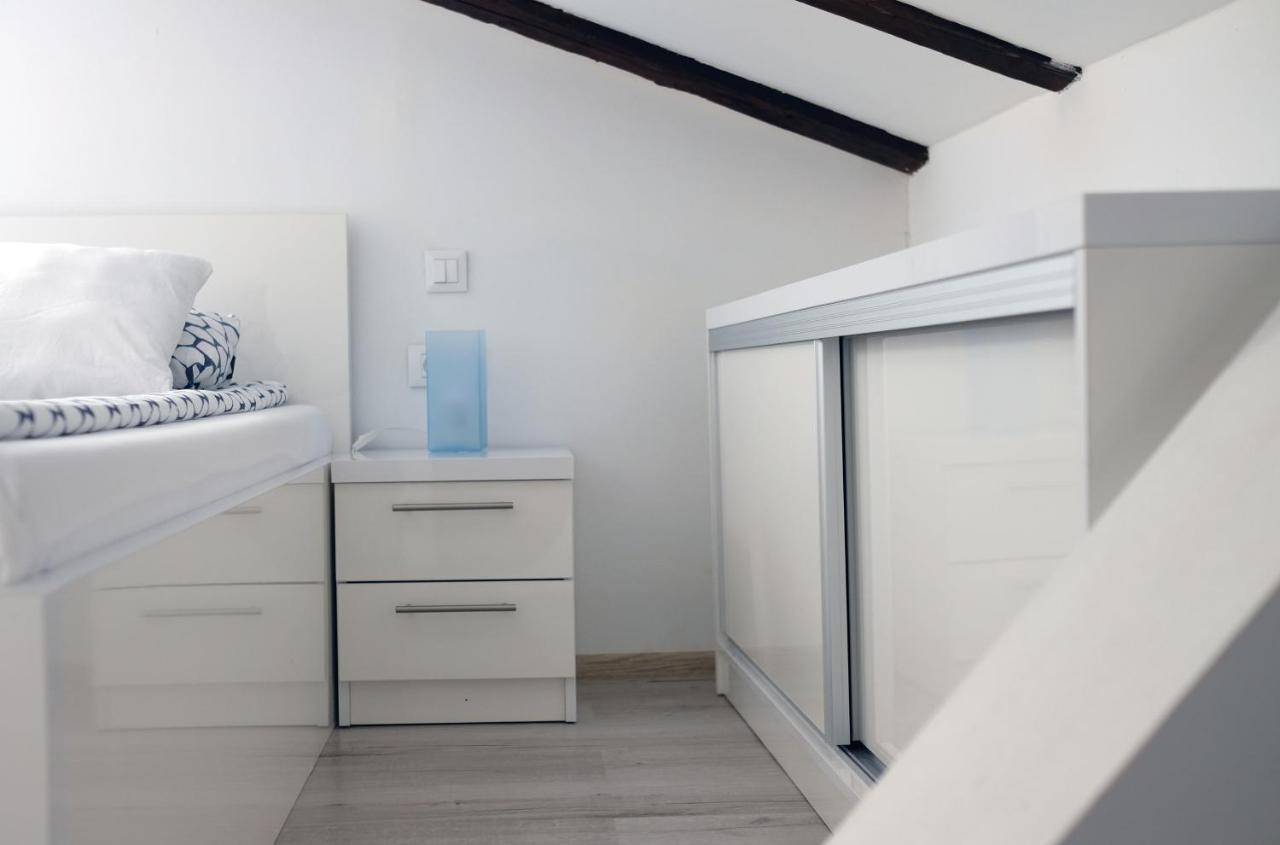 Apartments Blue Lavender Đảo Đảo Cres Ngoại thất bức ảnh